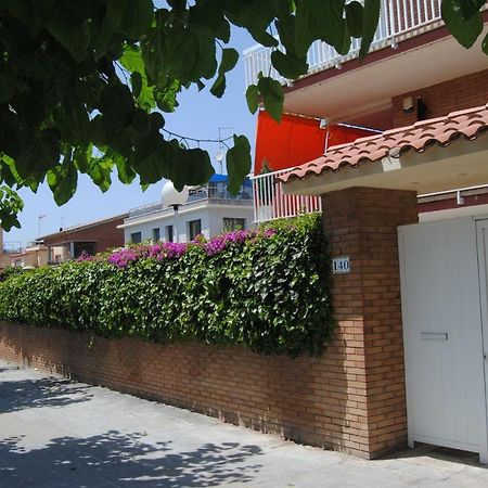 Apartamento Maraka Playa Castelldefels Buitenkant foto